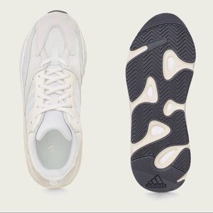 YEEZY 700
